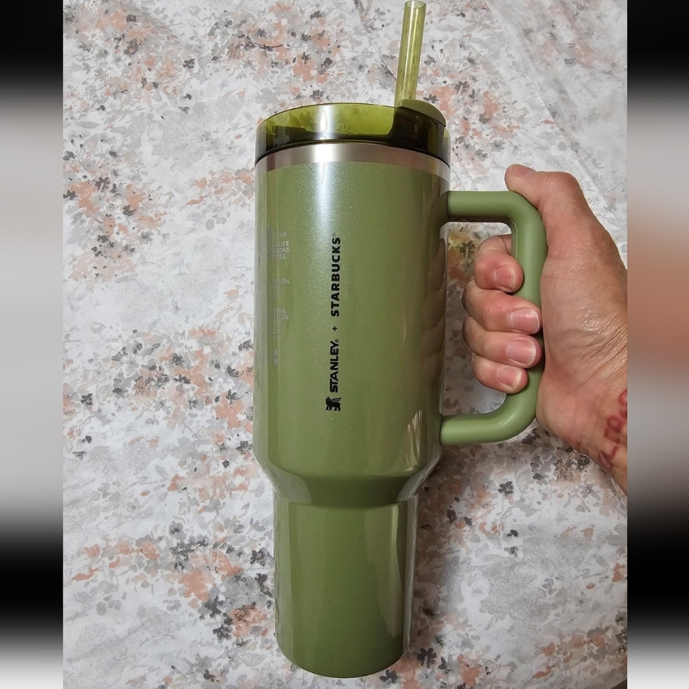 Starbucks x Stanley Ltd. Edition 2025 Large Quencher - Picture 4 of 8